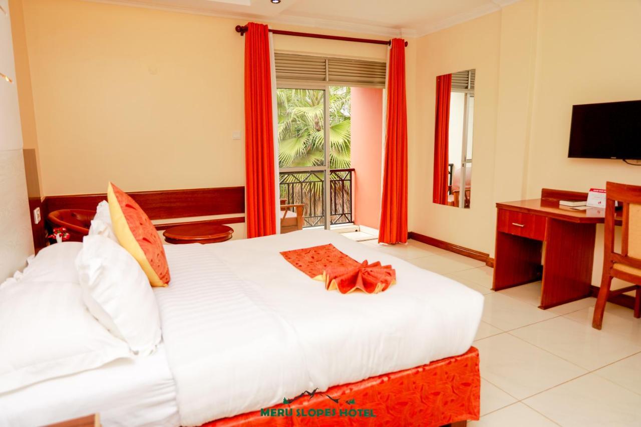 Meru Slopes Hotel Exterior foto