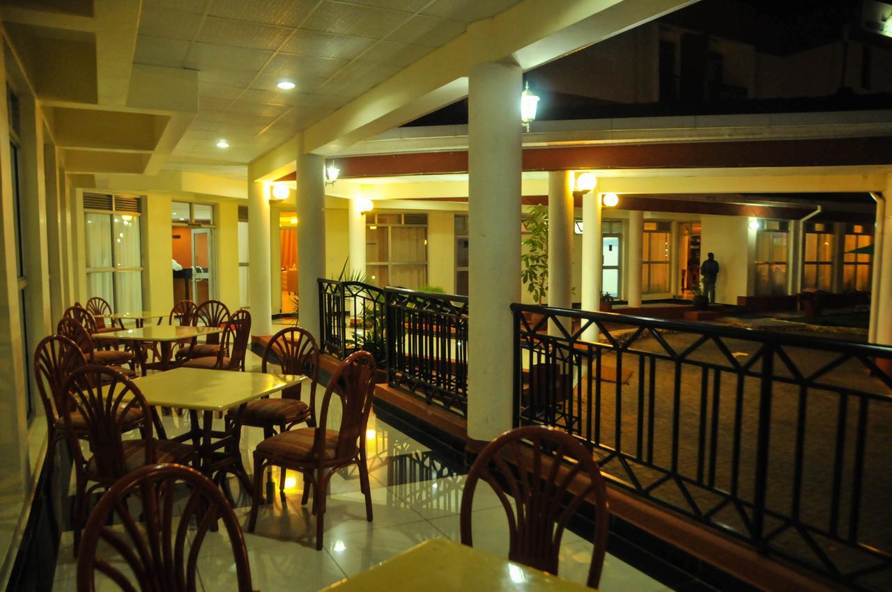 Meru Slopes Hotel Exterior foto